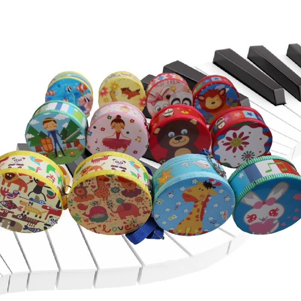 Musical Instrument Kids - กลองไม้สำหรับเด็ก กลองสองด้านพร้อมไม้กลองและสายสะพาย เครื่องดนตรีเพื่อการศึกษา ลวดลายสัตว์ กลองมือสำหรับเด็ก เครื่องดนตรีประเภทเพอร์คัชชัน